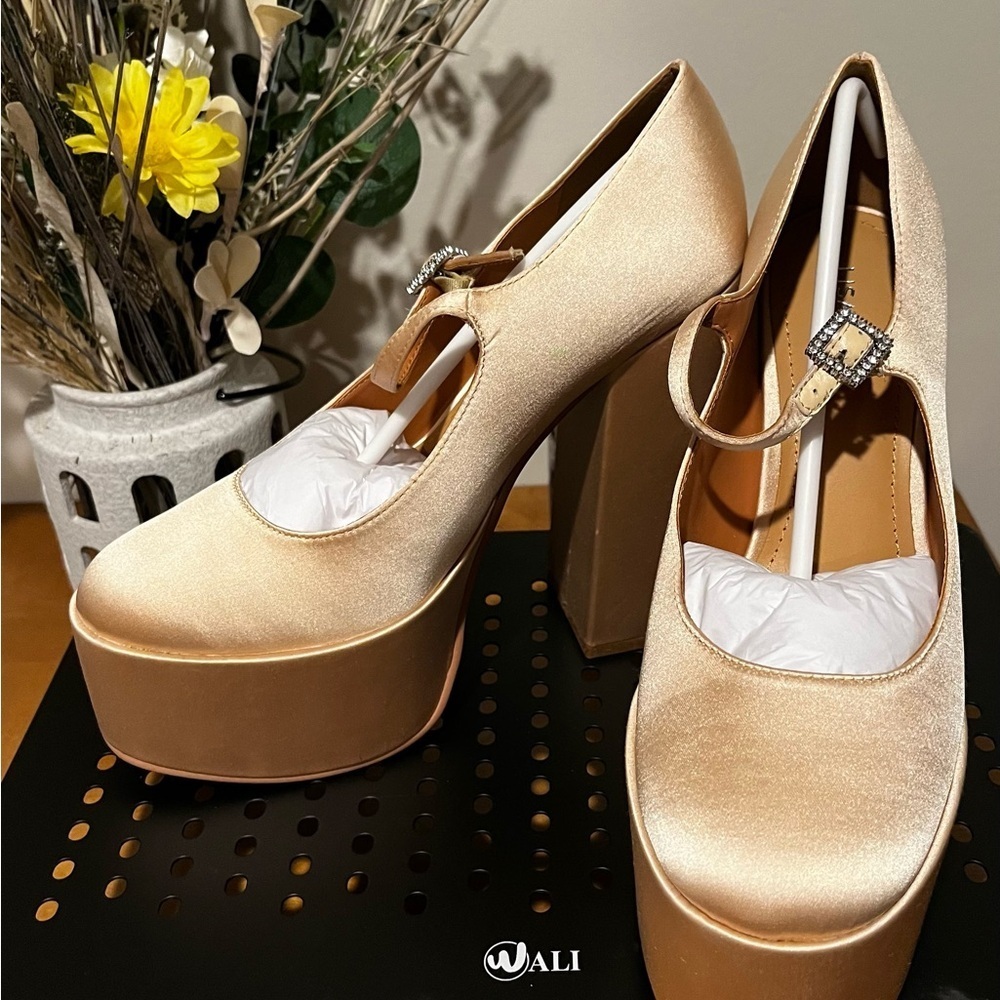 Women's Champagne Satin Platform Heels - Picture 3 of 7